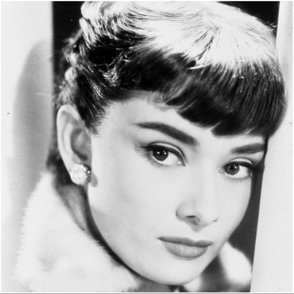 Audrey Hepburn Iconic Faux Pearl & Crystal Earring - Picture 4 of 6